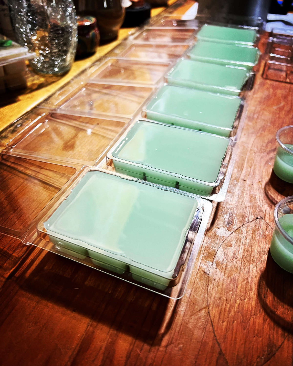 Buy custom made nontoxic soy-coco wax melts in 4 Packs. Custom, made to order, in Ohio.