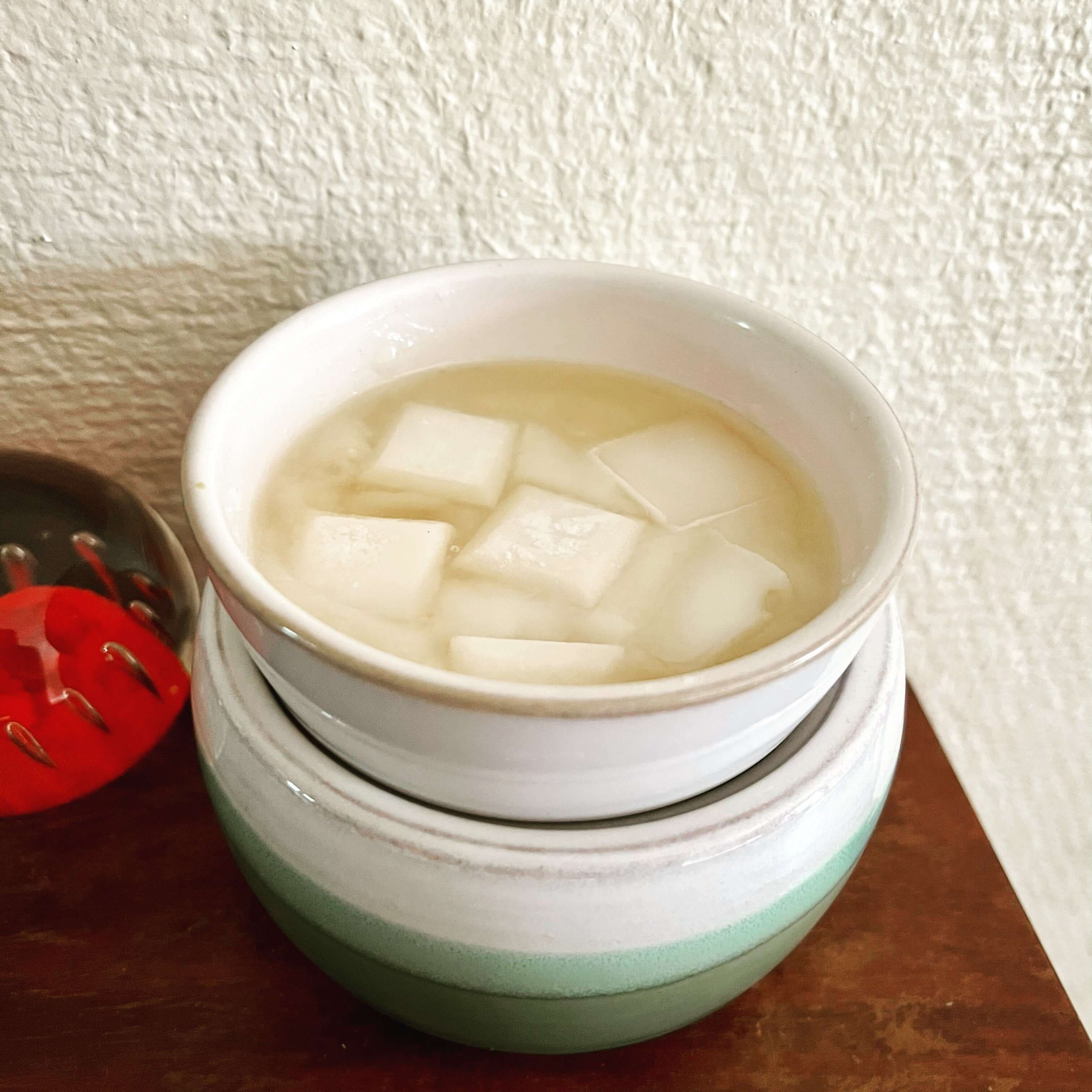 Buy custom made nontoxic soy-coco wax melts in 4 Packs. Custom, made to order, in Ohio.