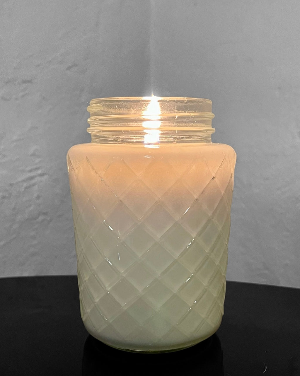 Buy large 20 oz Strongly Scented Soy Candles in Glass Jars online. Choose from over 40 scents.